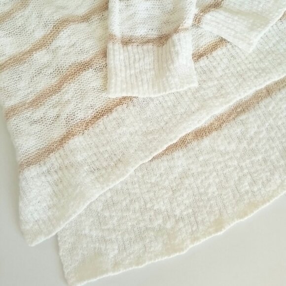 GAP Striped Lightweight Sweater | Size XL | Casual and Comfortable Style - Picture 3 of 11